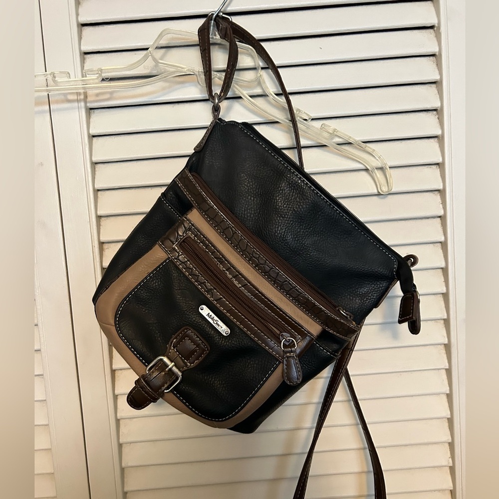 Crossbody purse.
